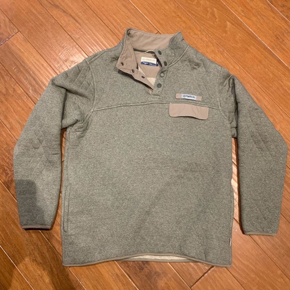 Magellan Outdoors Sweatshirt